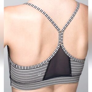 LULULEMON FLOW Y BRA GREY AND WHITE STRIPED COLOR SIZE 2 EUC